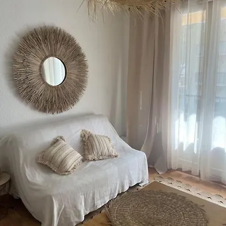 Studio A Deux Pas De La *
